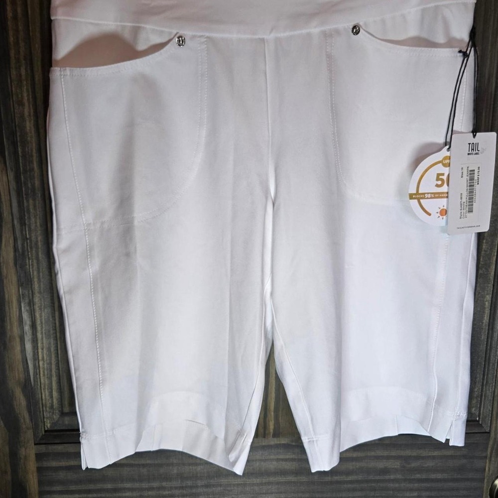 Tail Active white pull-on shorts